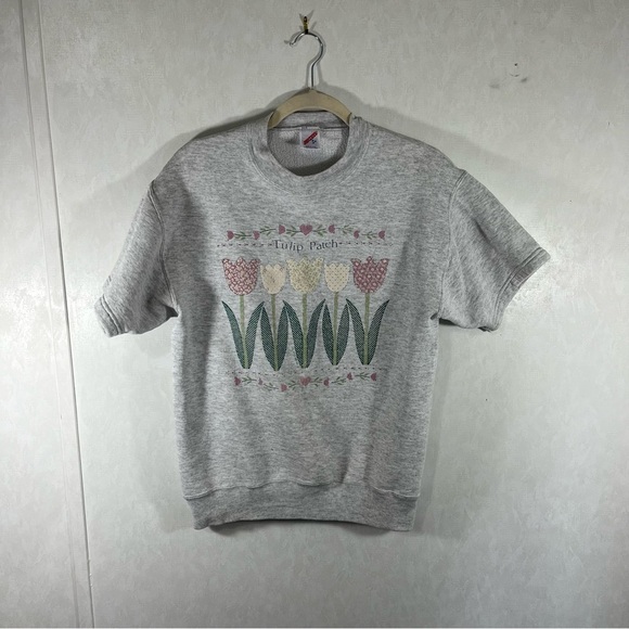 Jerzees Gray Tulip Patch Sweatshirt Grandma - Picture 1 of 6